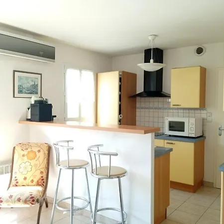 La Maison Aux Volets Rouges Villa